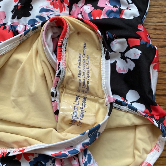 NWOT Modcloth Floral Swimsuit - Picture 3 of 4